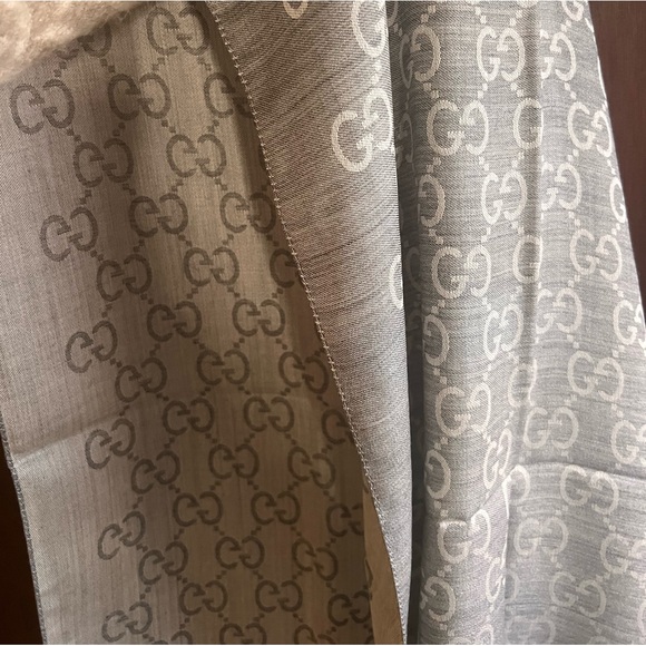 Gucci NWT silk & wool long GG shawls NEW, choose color when you buy - Picture 13 of 16
